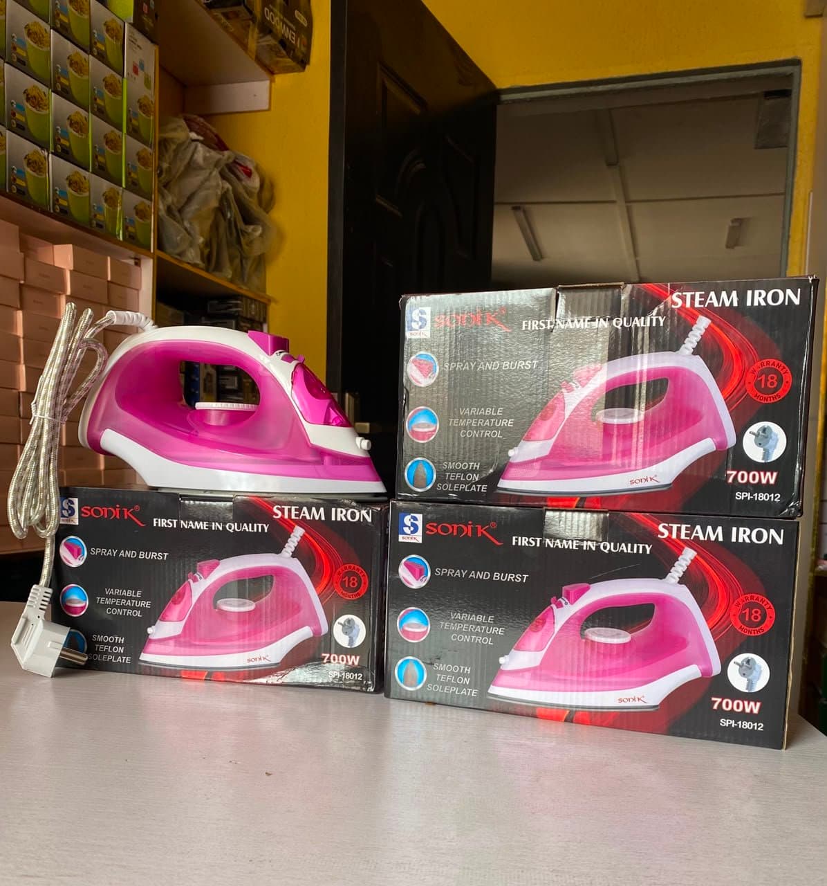Sonik steam iron