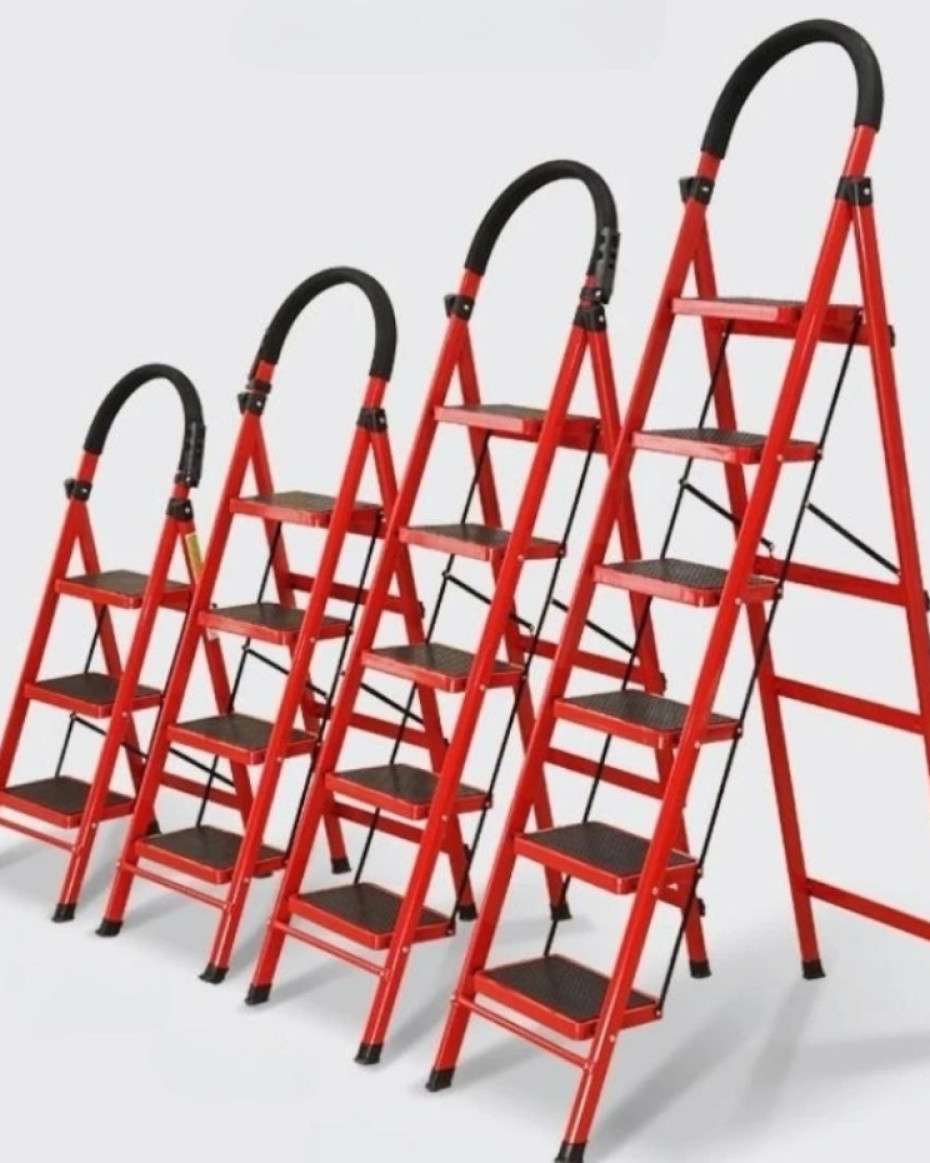 1b53457e4c2ce37444658ce649261e22583ff409.jpeg Multifunctional heavy duty adjustable foldable ladder
Available in Black Red colours
3 step. - Image 1