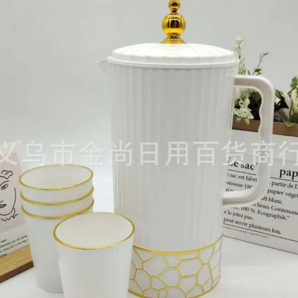 Plastic water jug with 4cups.