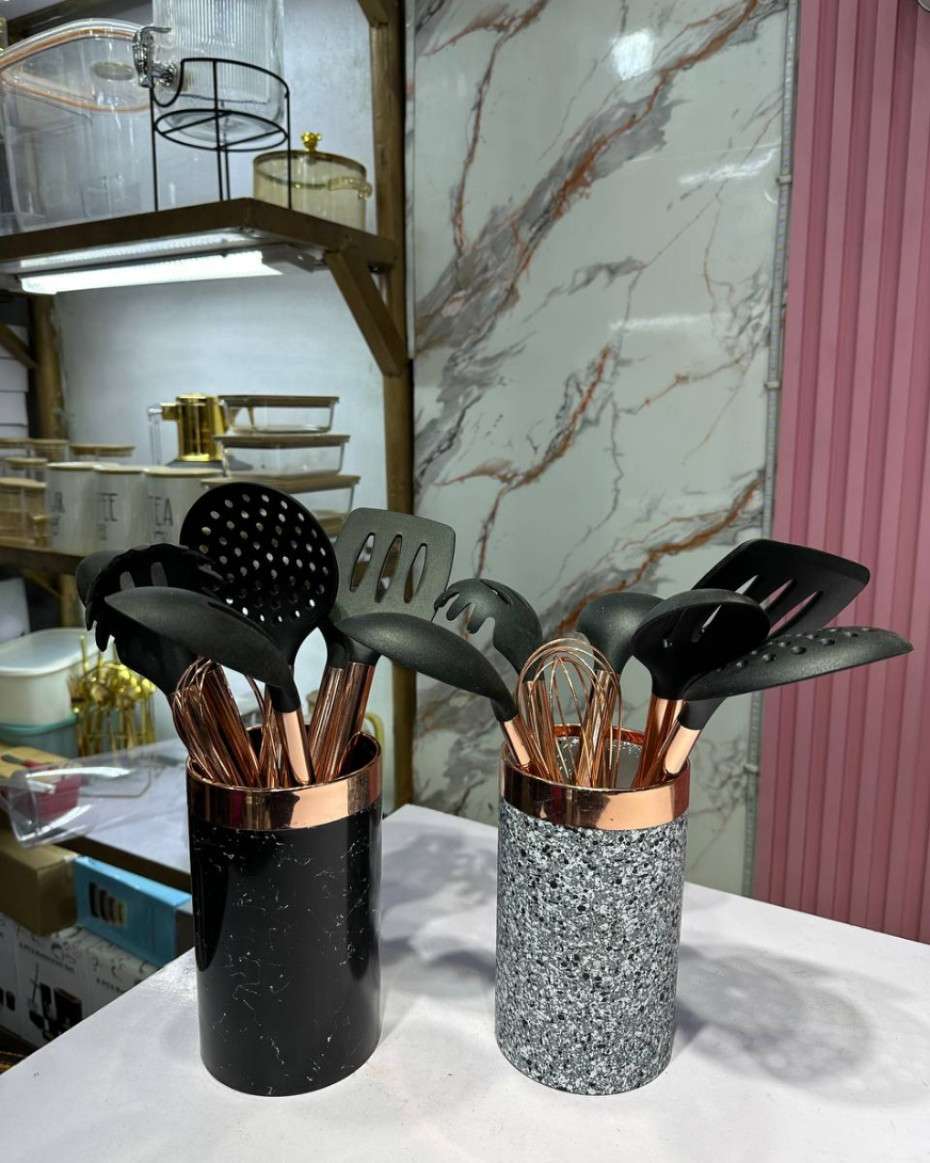 79e82f853c76c88a6f430f7bb3fc9dbd4e3f36a7.jpeg 8pcs High Quality Kitchenware Set - Image 1