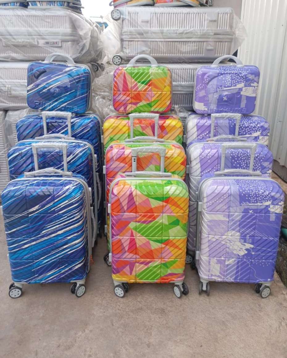 c5bbfc684dd22cbc2efd21519c7185da321ed666.jpeg 4 Set Bonny Traveling Box - Image 1