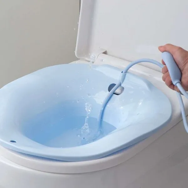 Toilet sitz bath with pump