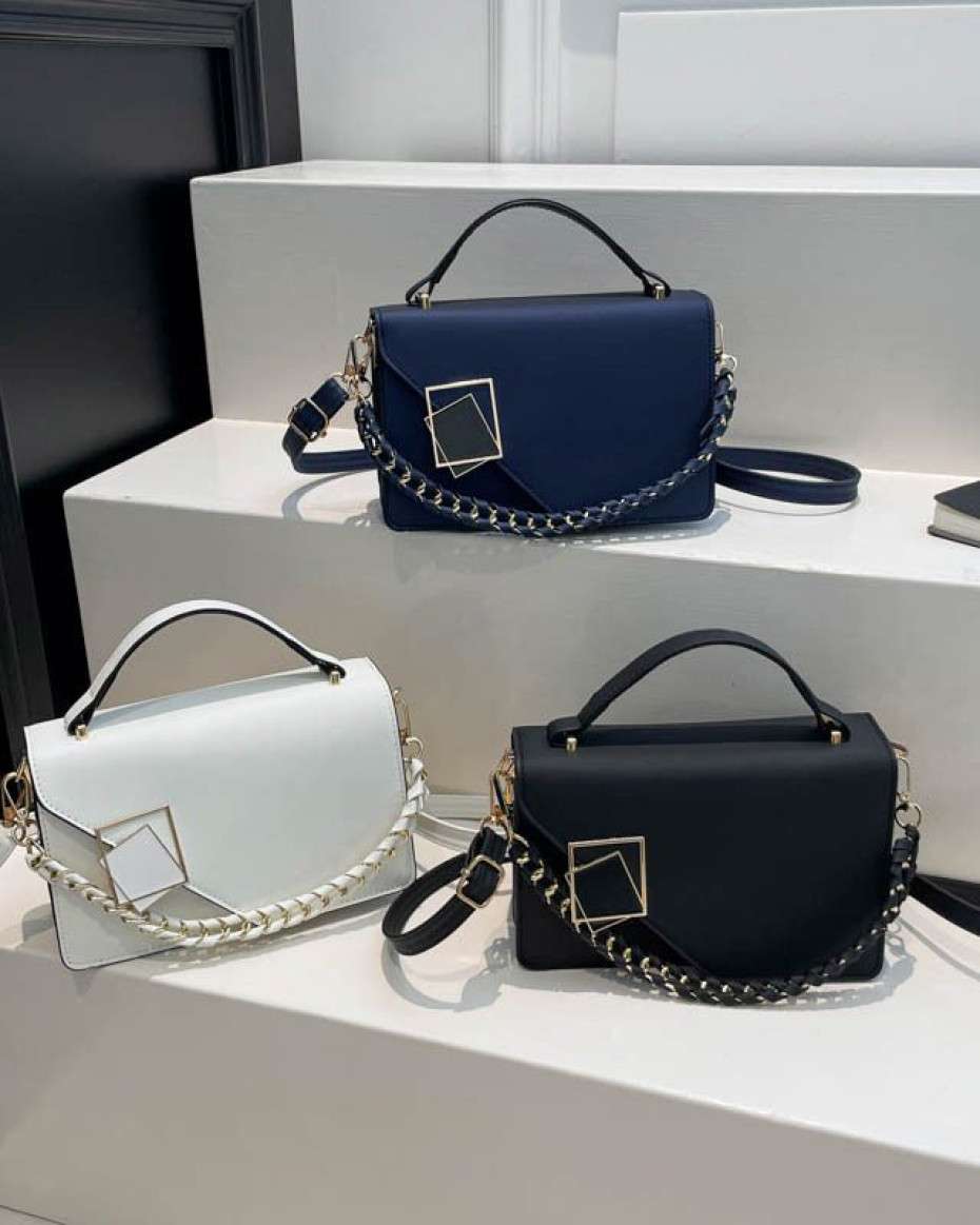 cd061305255eac5138672d64f18d7294a61bee07.jpeg Stylish Bag - Image 1